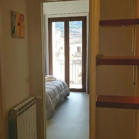 Terrazza Caracciolo 아파트 체팔루