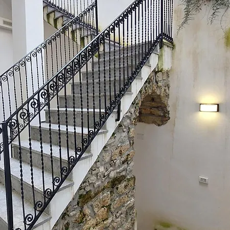 Terrazza Caracciolo Daire *