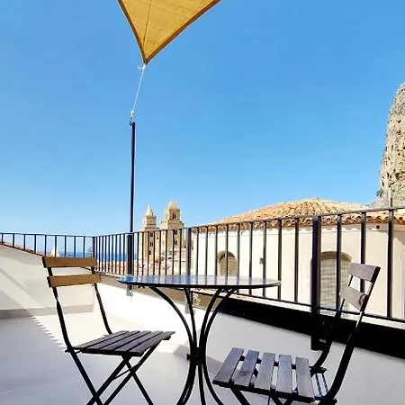 Terrazza Caracciolo 아파트 *