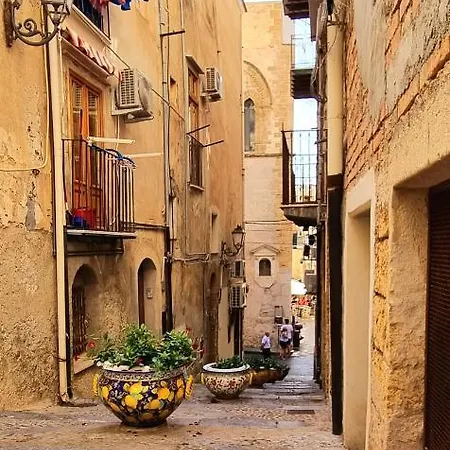 Terrazza Caracciolo 아파트 *